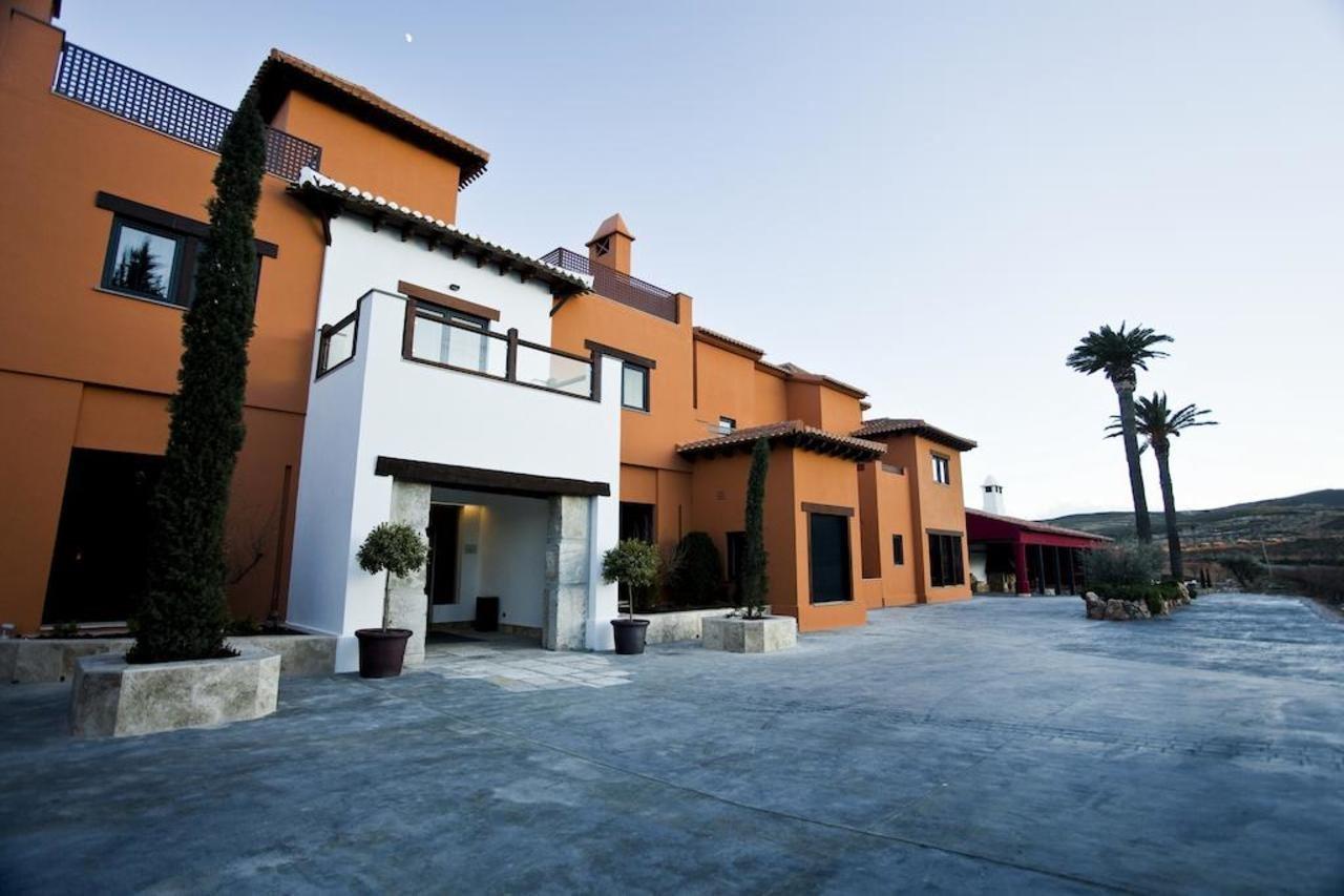 호텔 앤 와이너리 세뇨리오 데 네바다 Villamena 외부 사진
